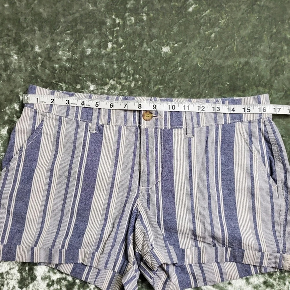 Old Navy Striped Cuffed Shorts - Picture 4 of 10